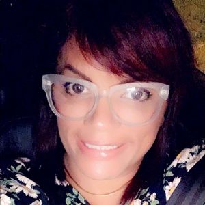 Meet your Posher, Leslie